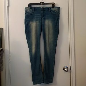 Medium wash skinny jeans
